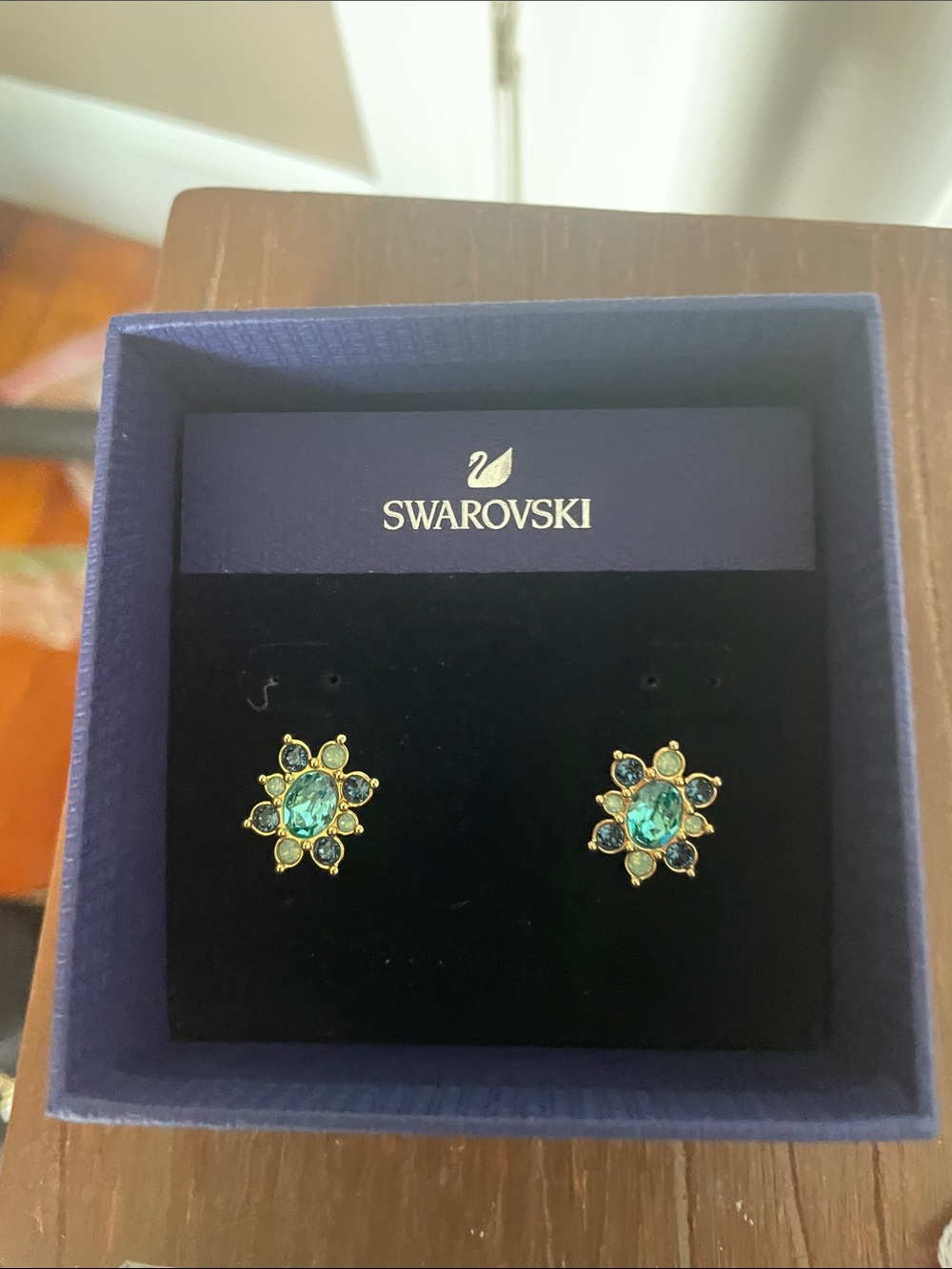 Swarovski Gold-Tone Teal and Aqua Floral Crystal Stud Earrings NWT new in box